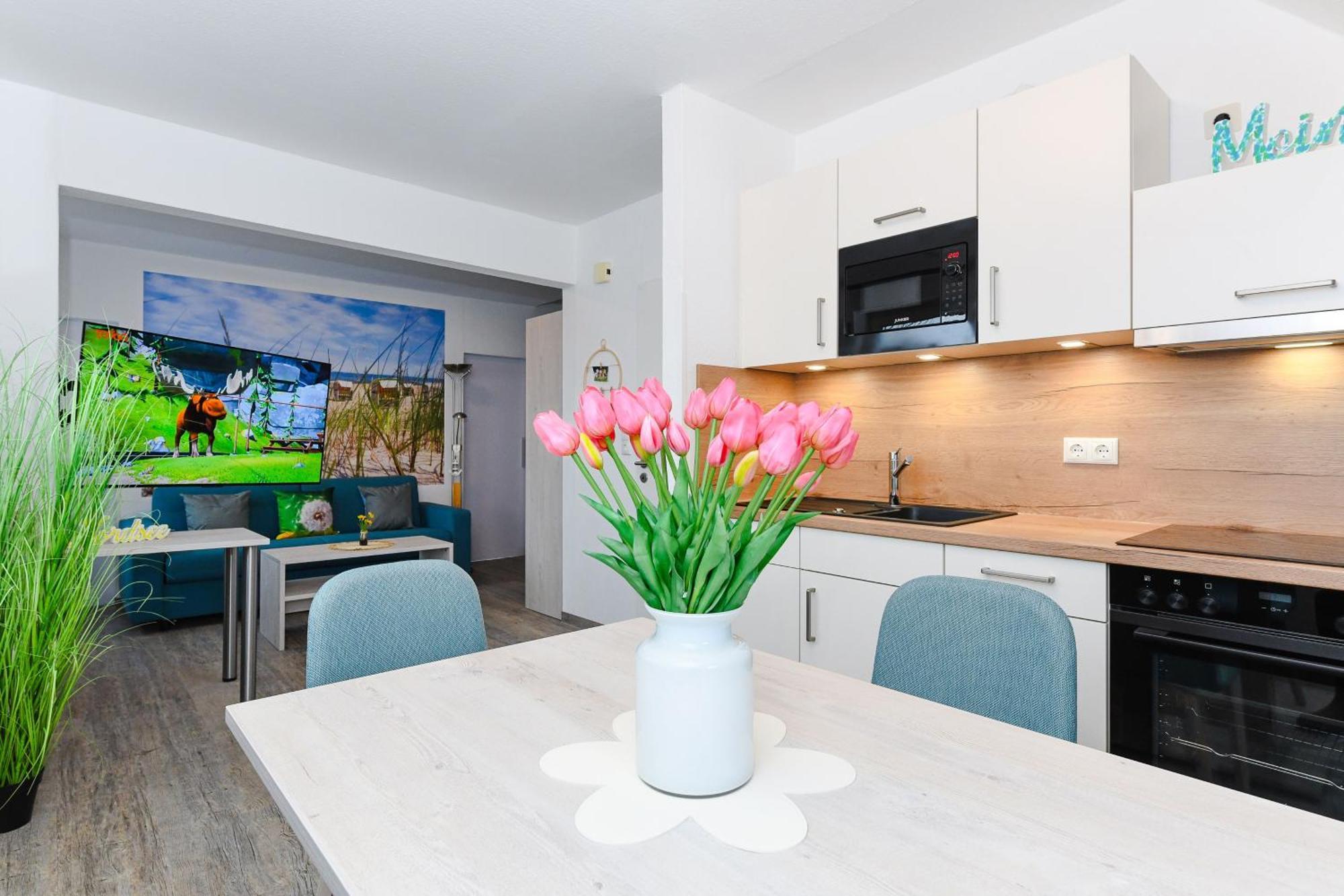 Ferienwohnungen Im Haus Strandkorb Bensersiel Exterior foto